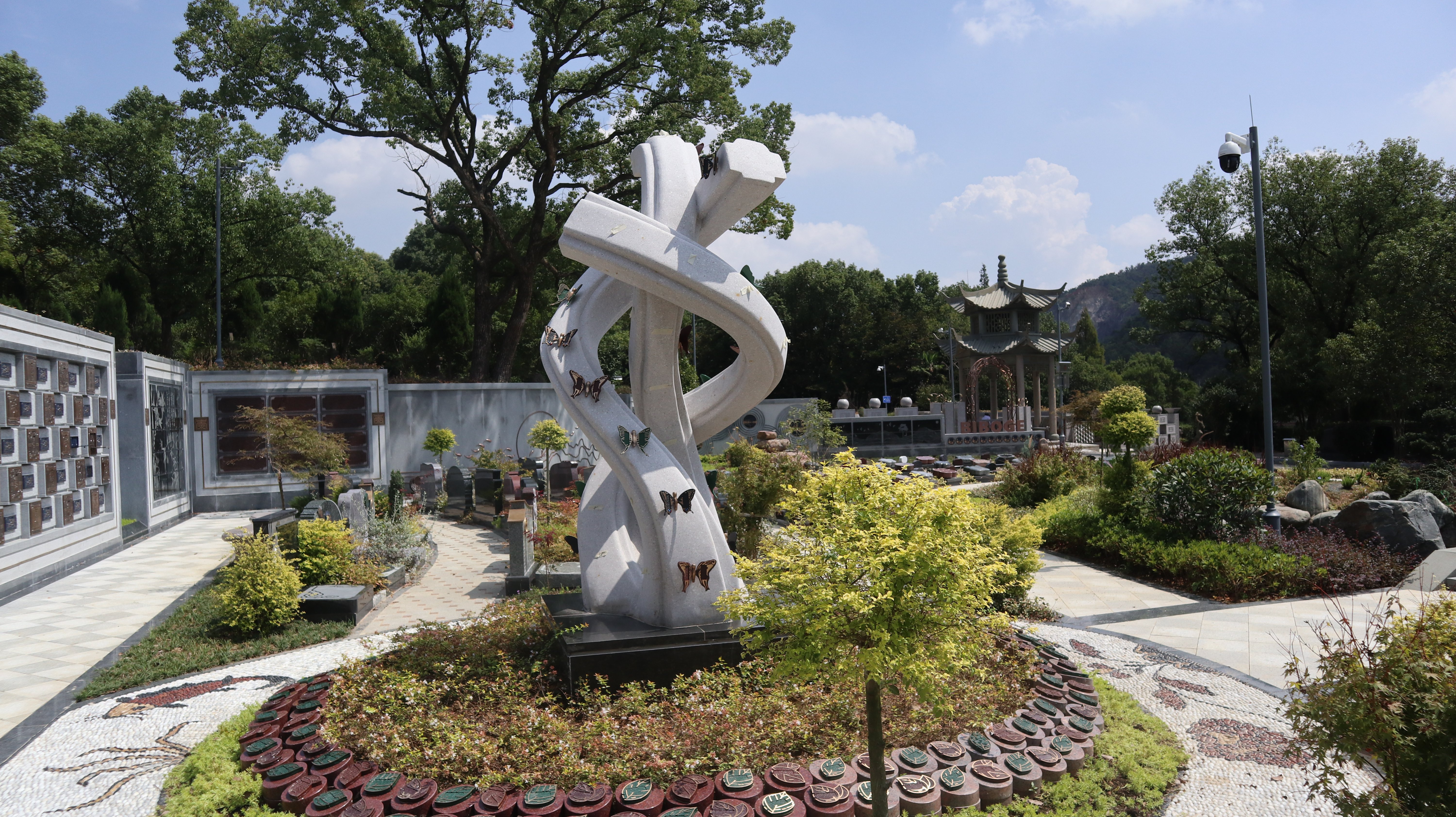 尊龙凯时人生就是搏以”微改造”引领老旧墓园走向绿色生态未来