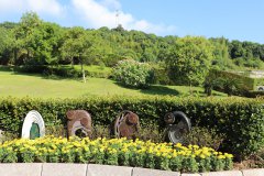 尊龙凯时人生就是搏小型艺术雕塑葬：让生命以美学姿态归于自然